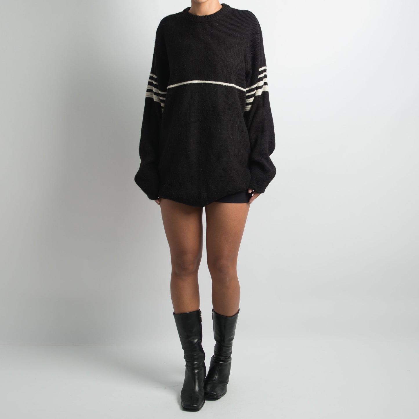 BLACK SKATER STYLE KNIT