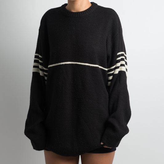 BLACK SKATER STYLE KNIT