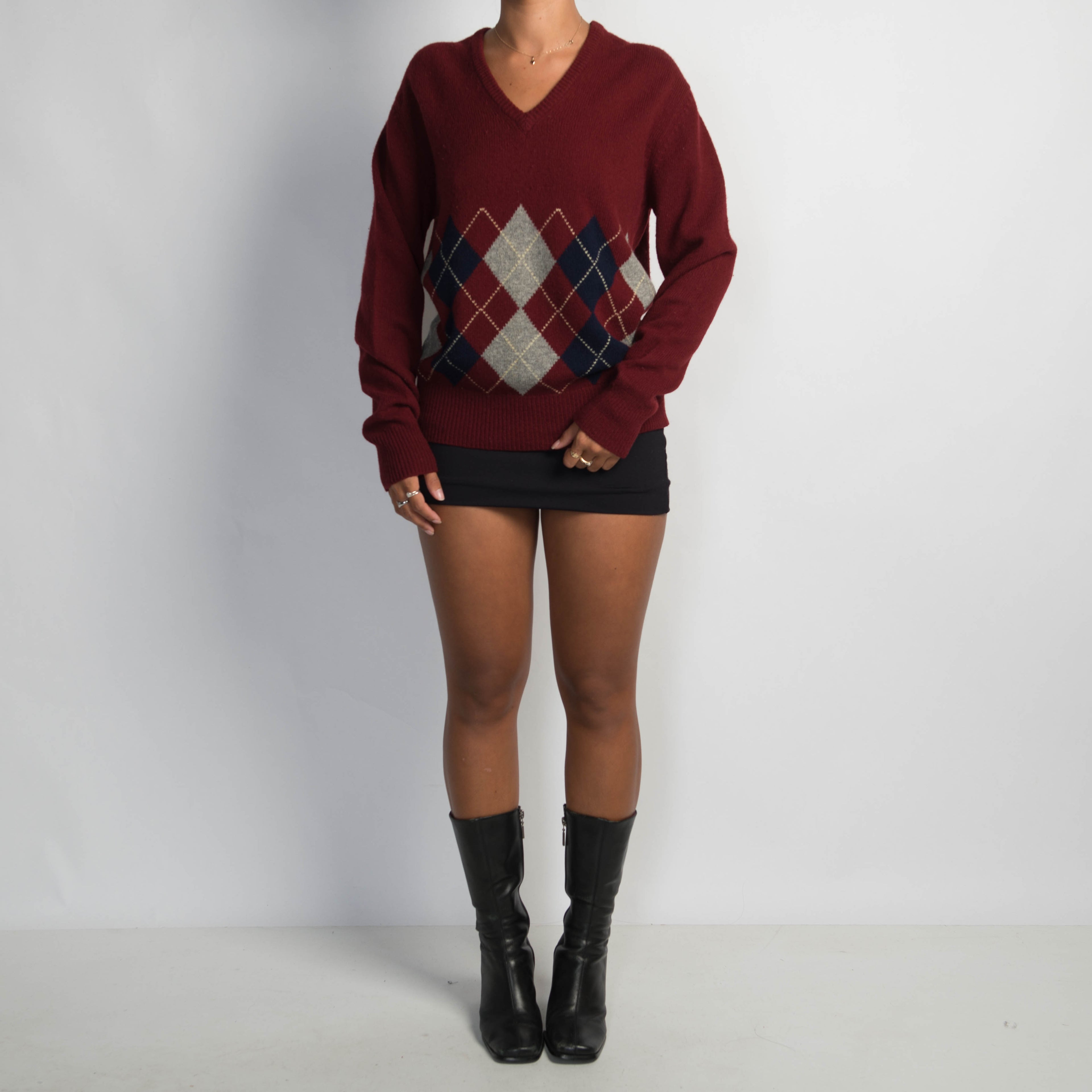 MAROON ARGYLE WOOL SWEATER