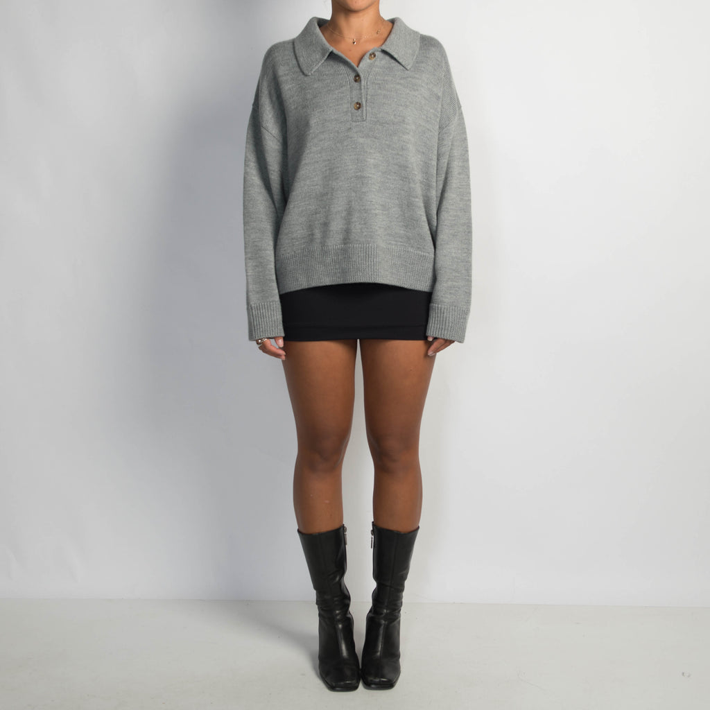 GREY COLLARED KNIT SWEATER