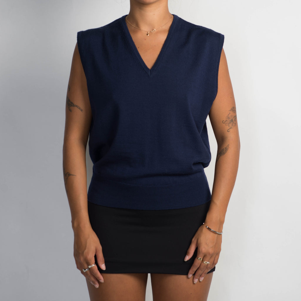NAVY KNIT VEST