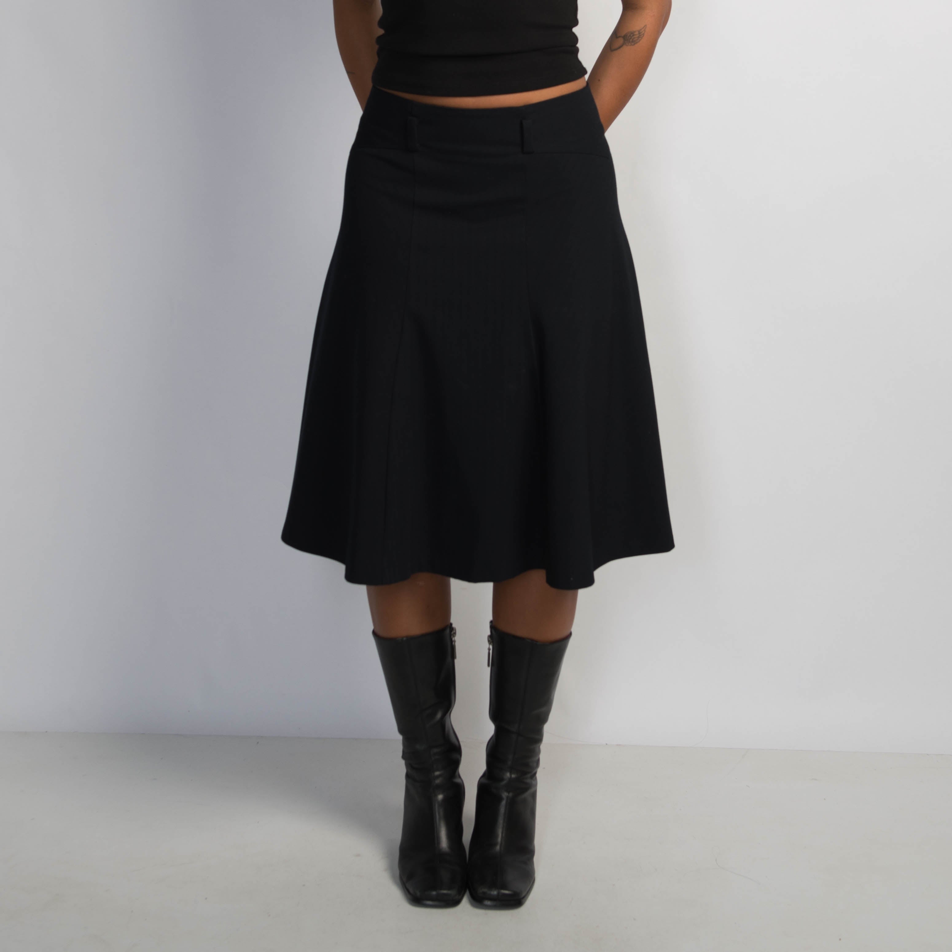 BLACK MIDI SKIRT
