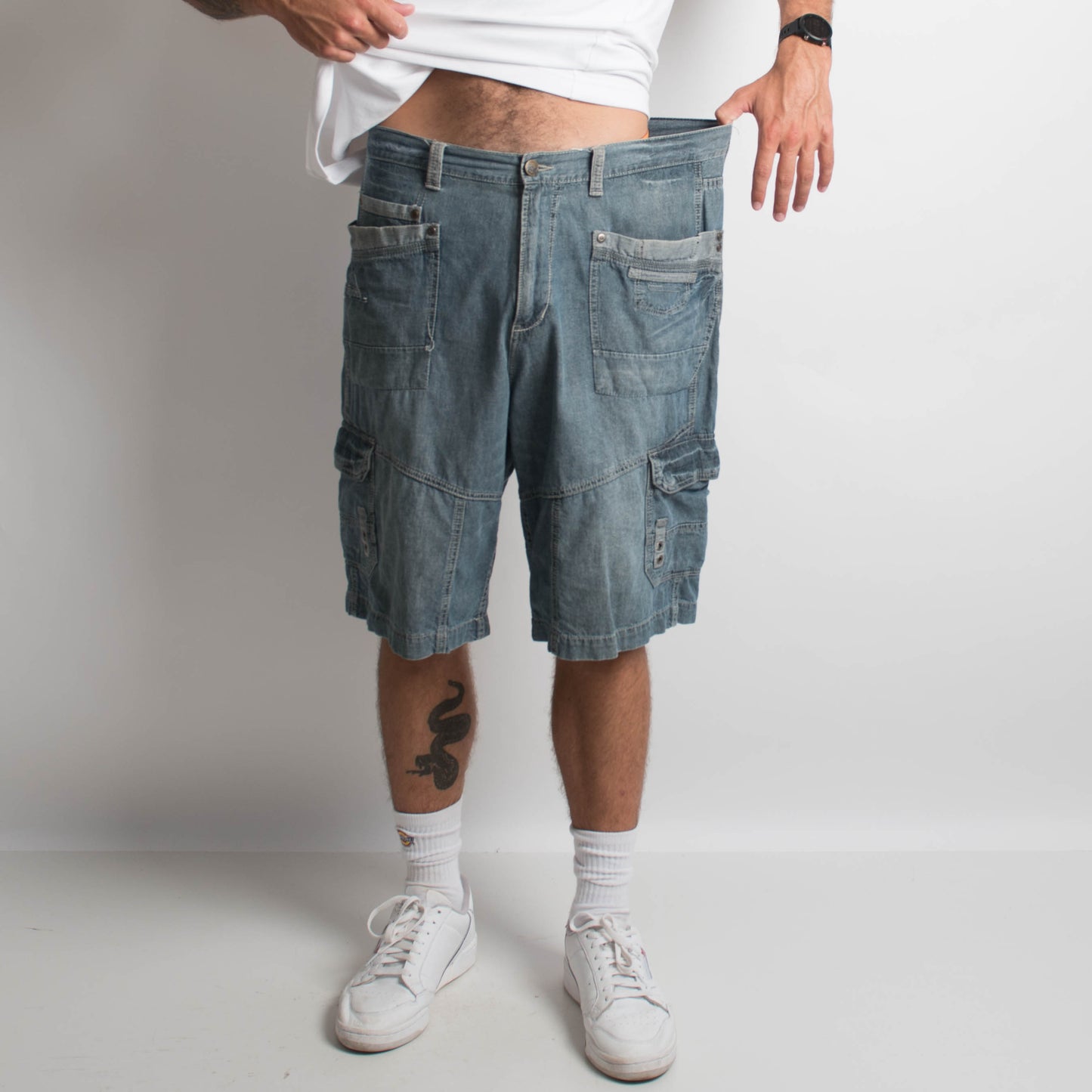 FADED WASH DENIM JORTS