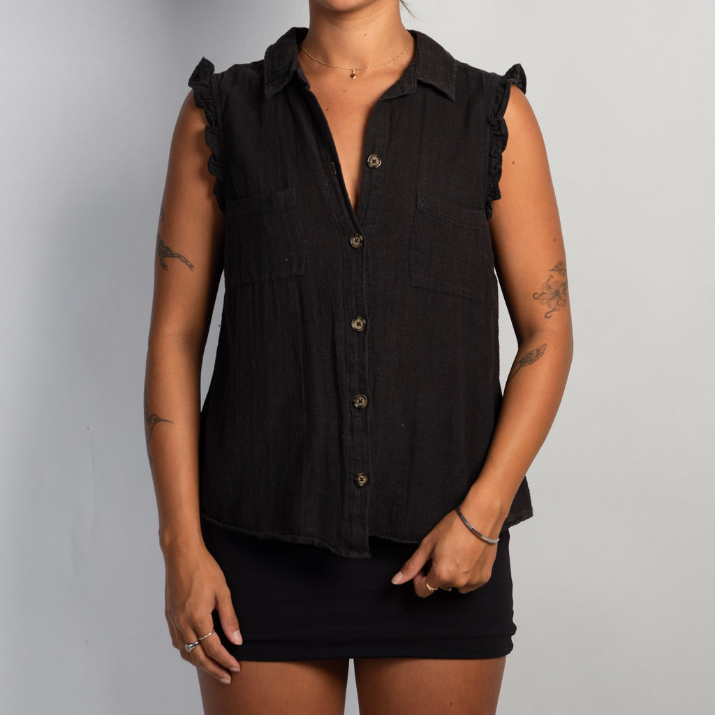 BLACK SLEEVELESS BLOUSE