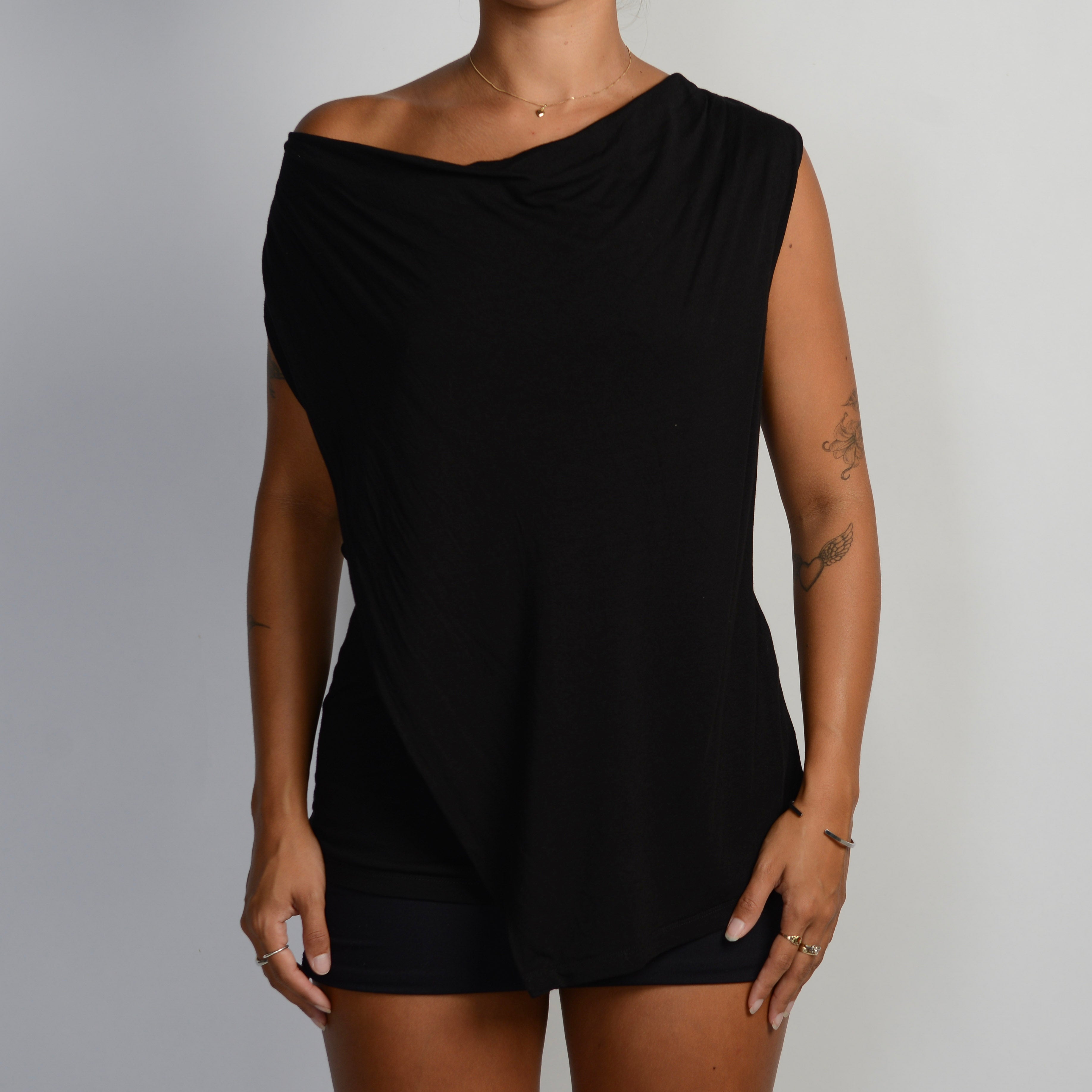 BLACK ASYMMETRIC TOP