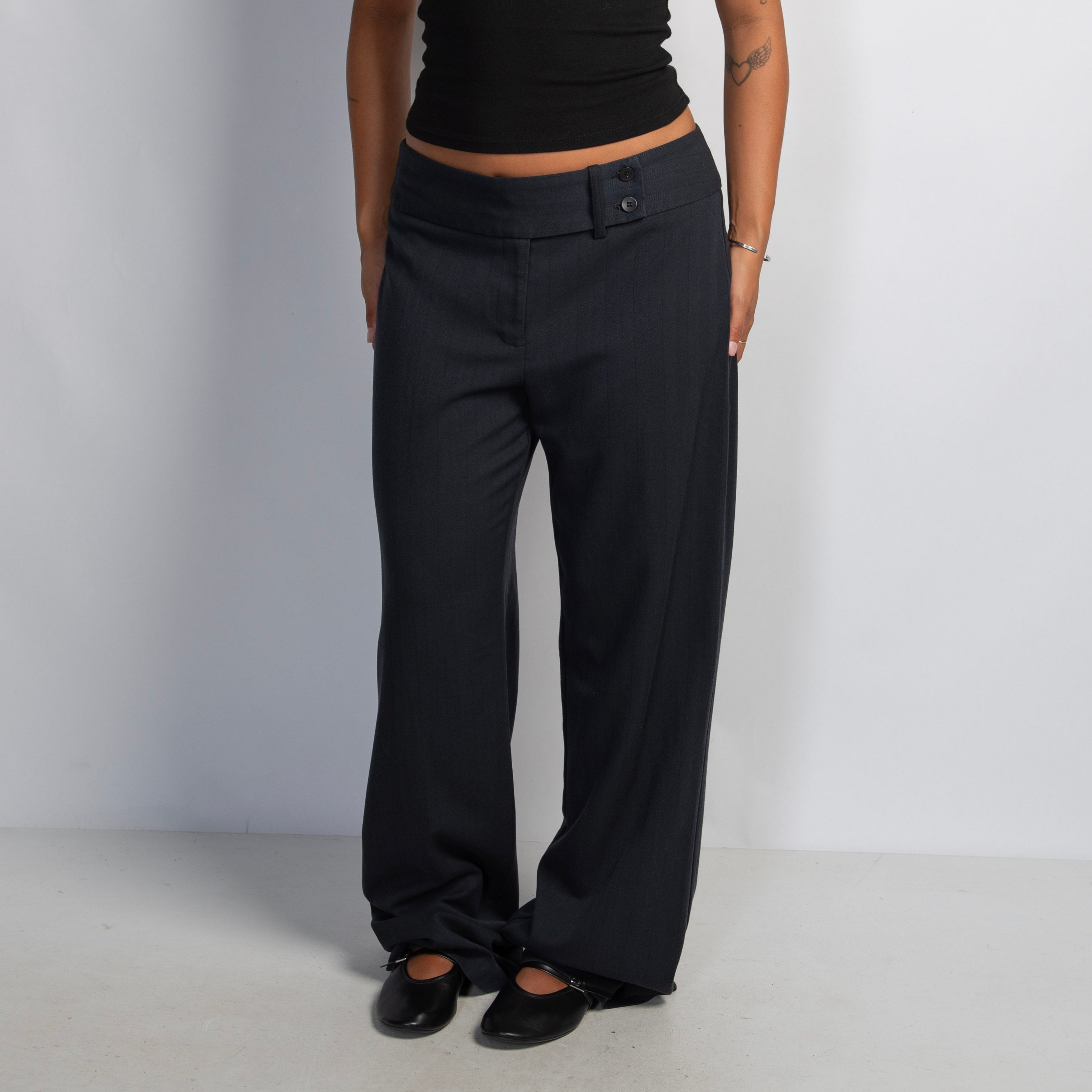 NAVY RELAXED TROUSERS
