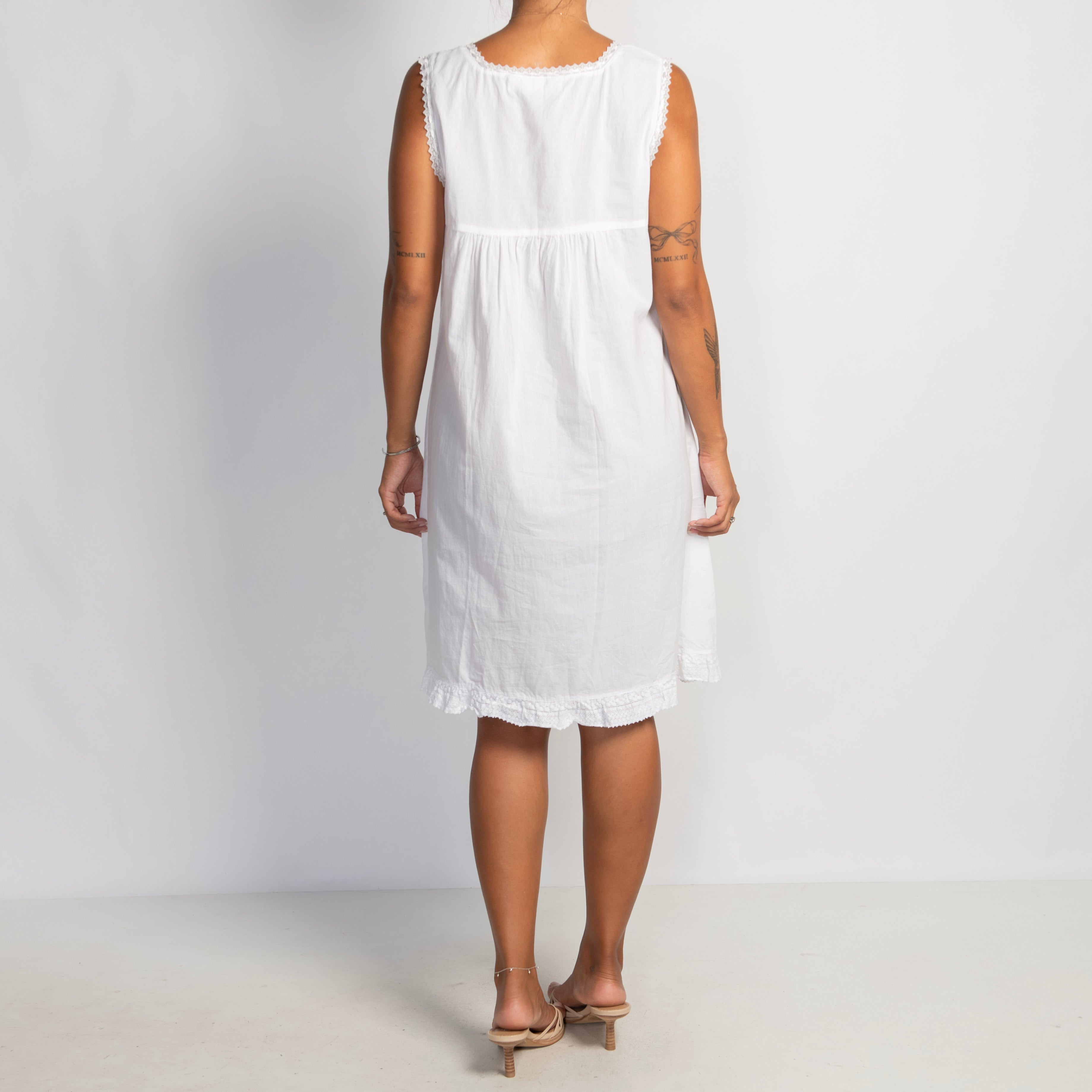 WHITE COTTON CHEMISE