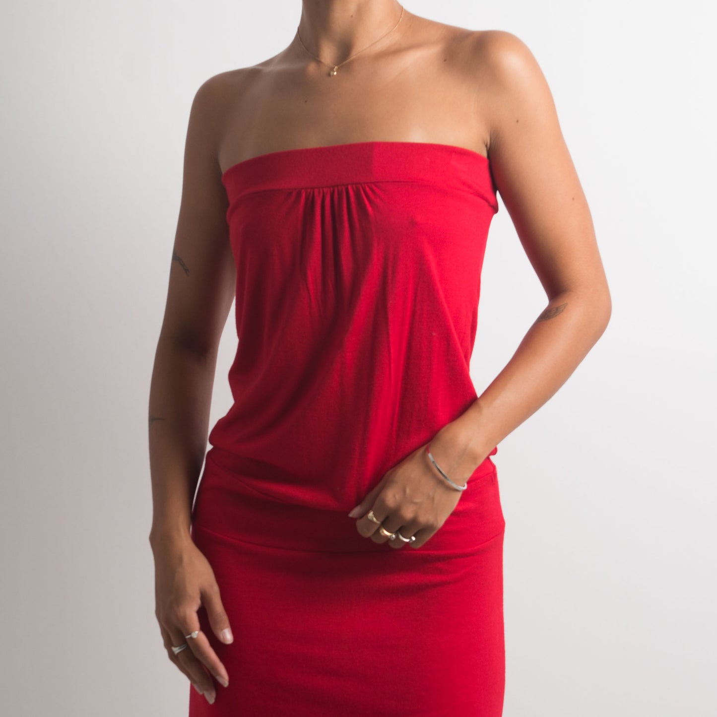 RED STRAPLESS DRESS