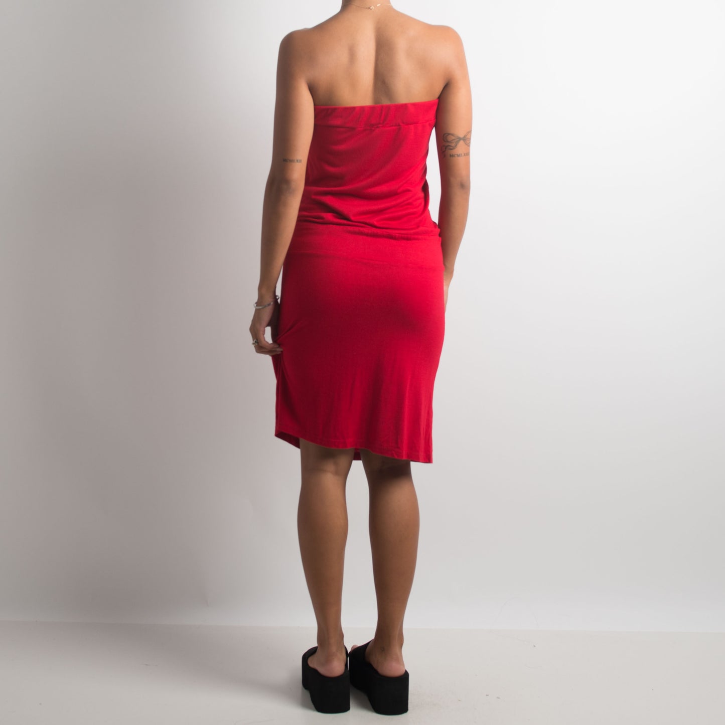 RED STRAPLESS DRESS