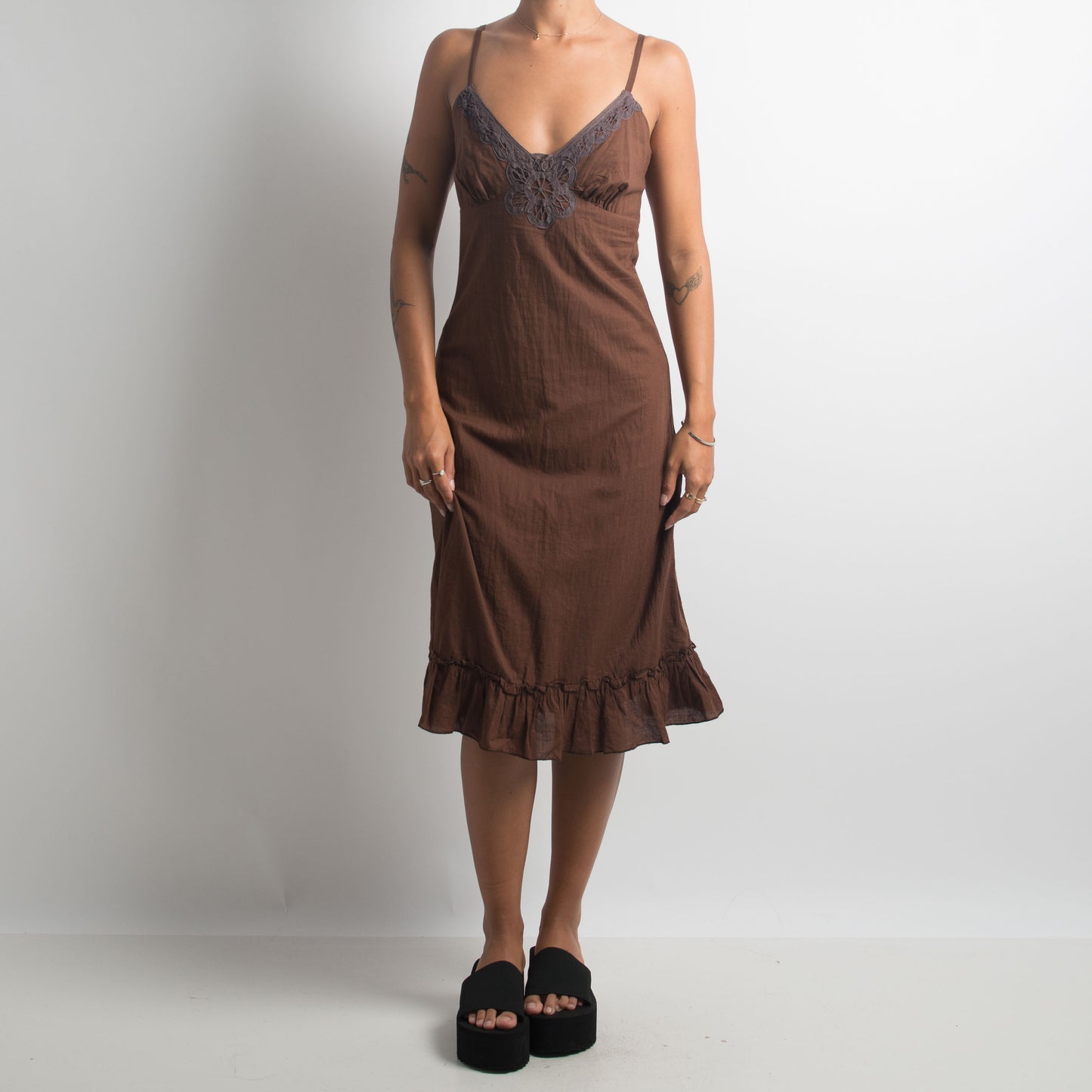 BROWN MIDI DRESS