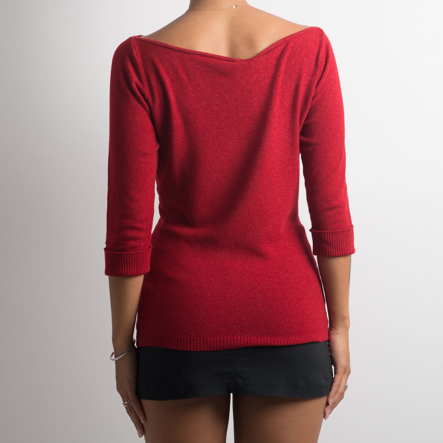 RED 3/4 SLEEVE TOP