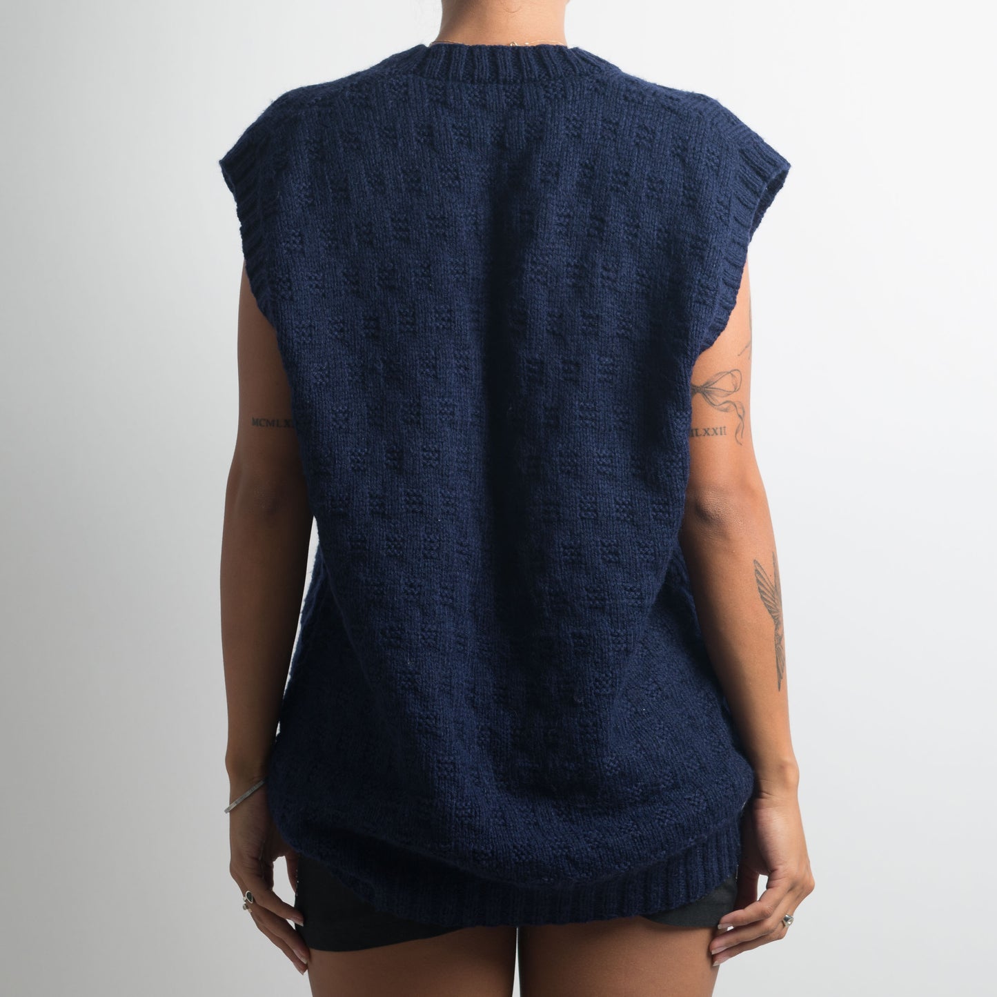 NAVY KNIT VEST