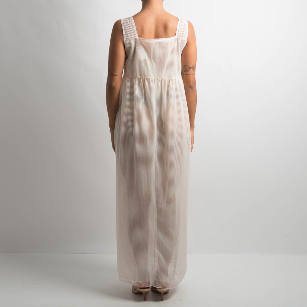 CREAM TEXTURED NIGHTGOWN