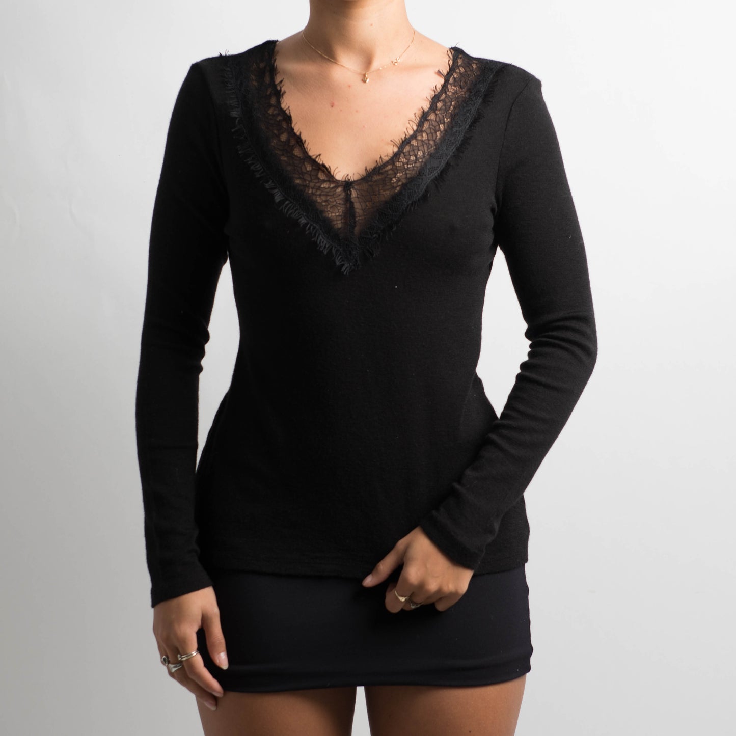 BLACK WOOL LONG SLEEVE TOP
