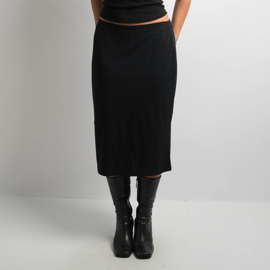 BLACK STRETCH MIDI SKIRT