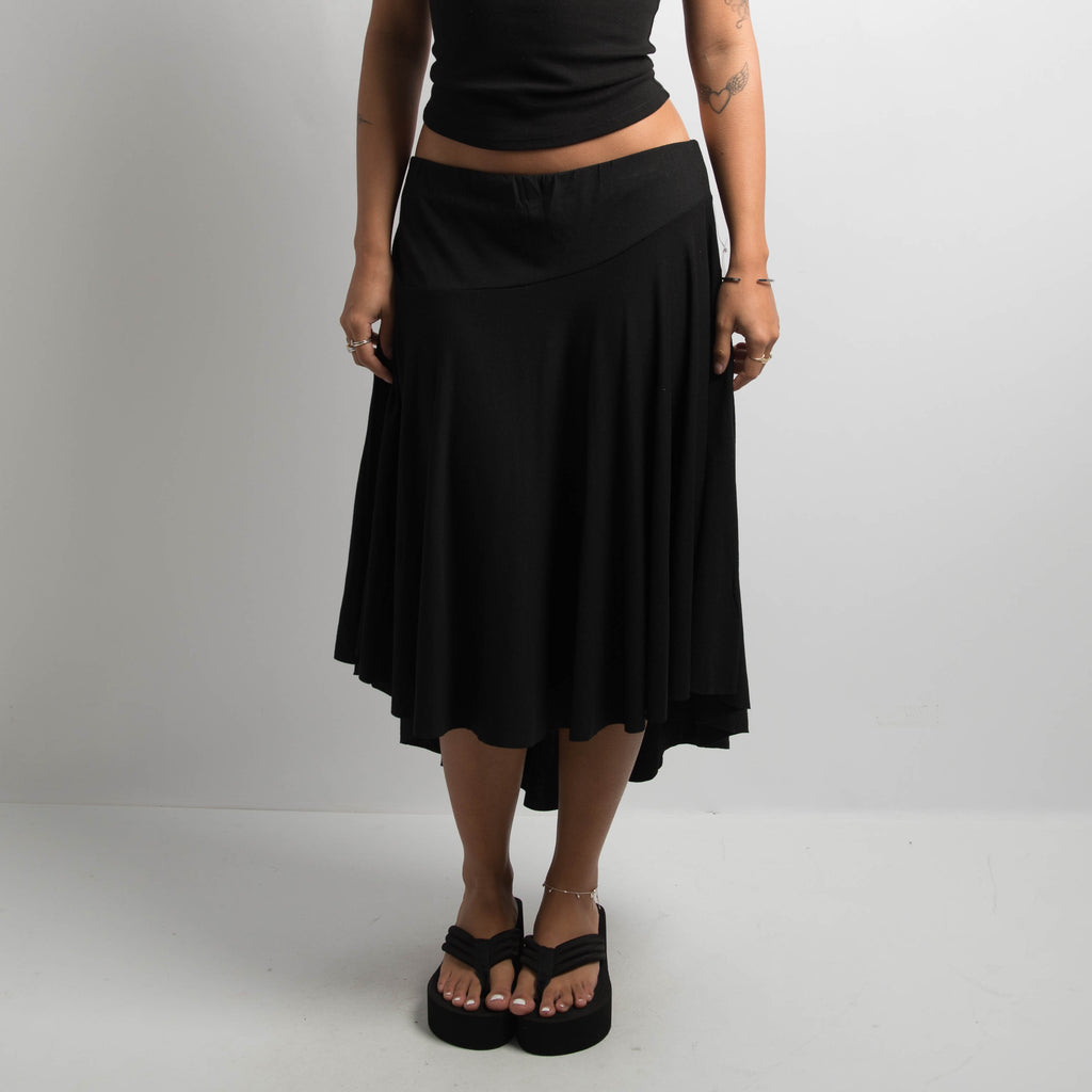 BLACK ASYMMETRIC SKIRT