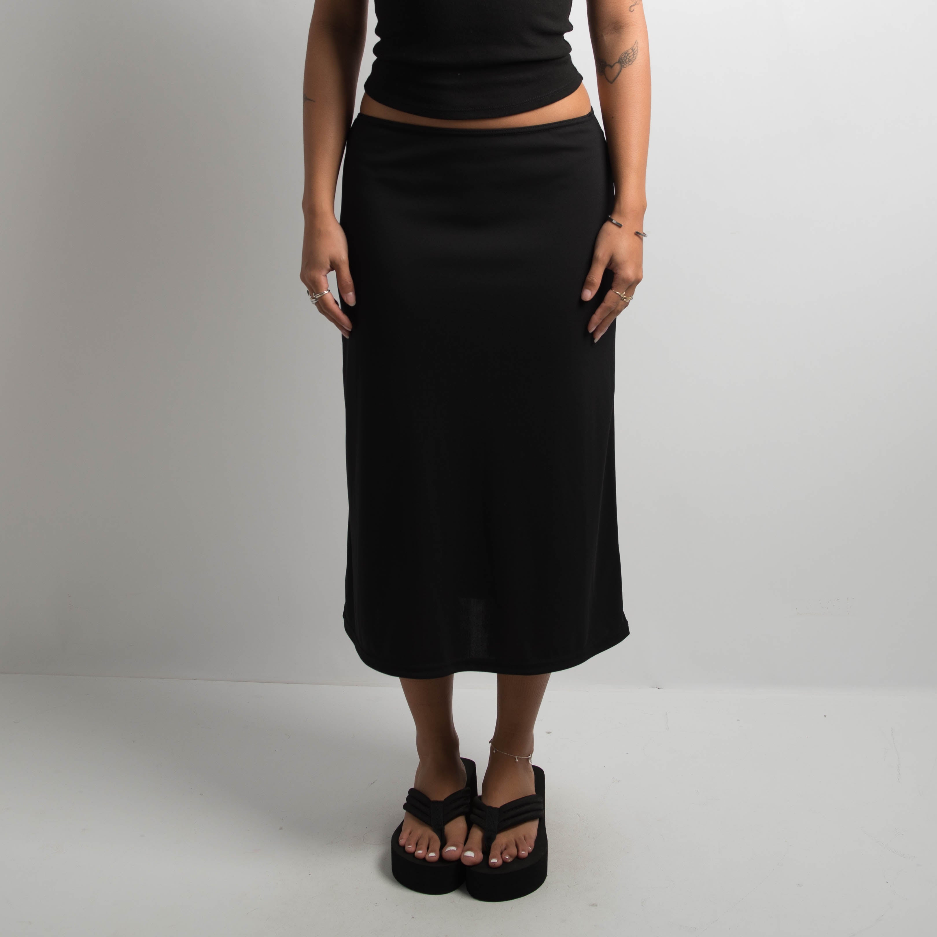 CLASSIC BLACK MIDI SKIRT