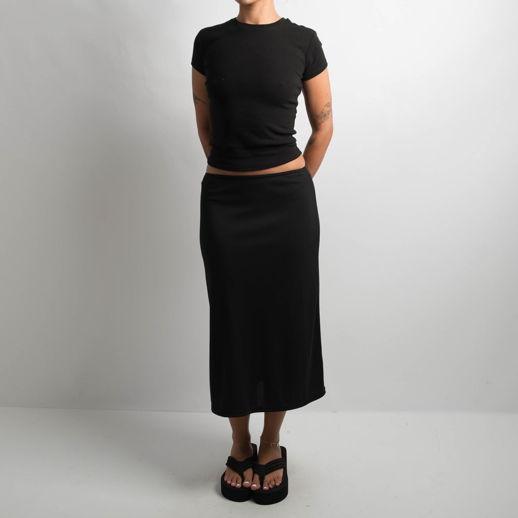 CLASSIC BLACK MIDI SKIRT