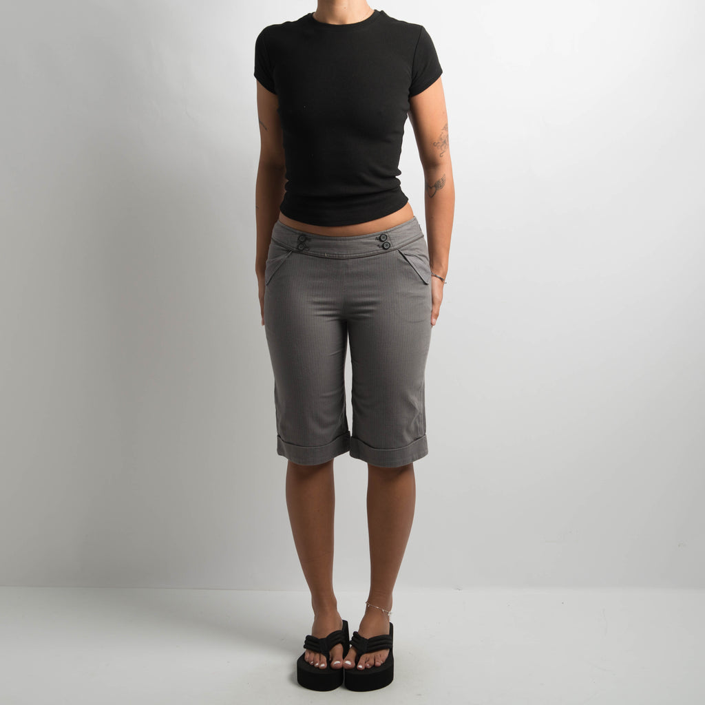 GREY PINSTRIPE CAPRI PANTS
