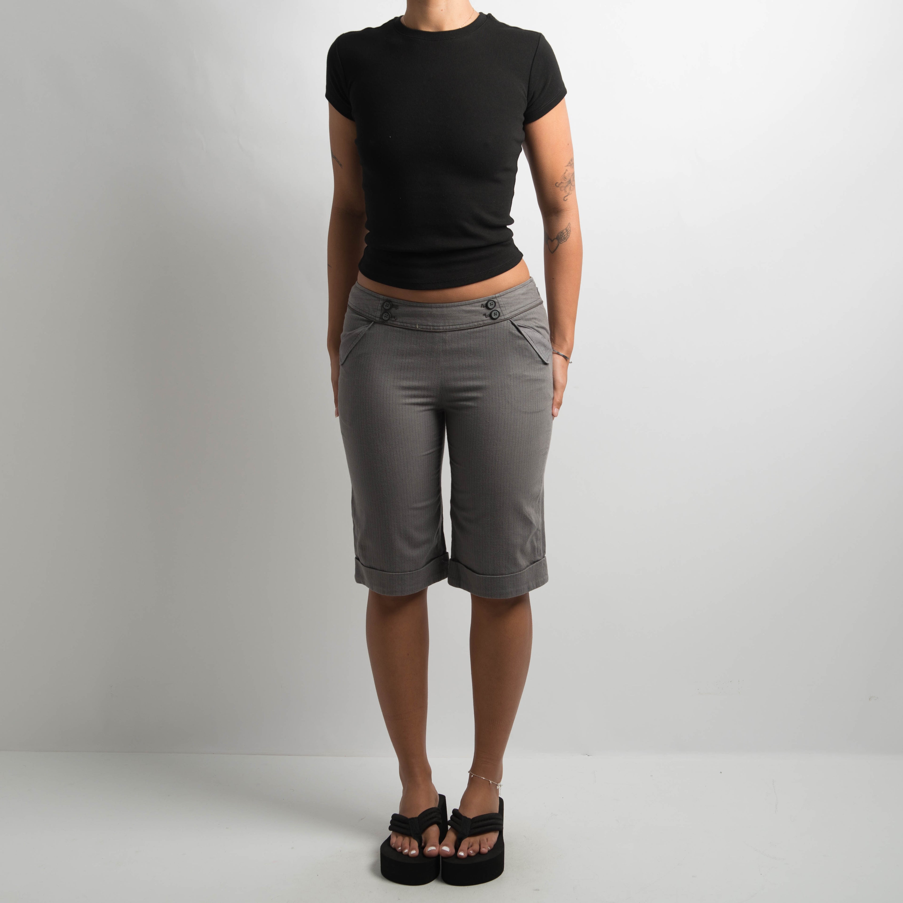 GREY PINSTRIPE CAPRI PANTS