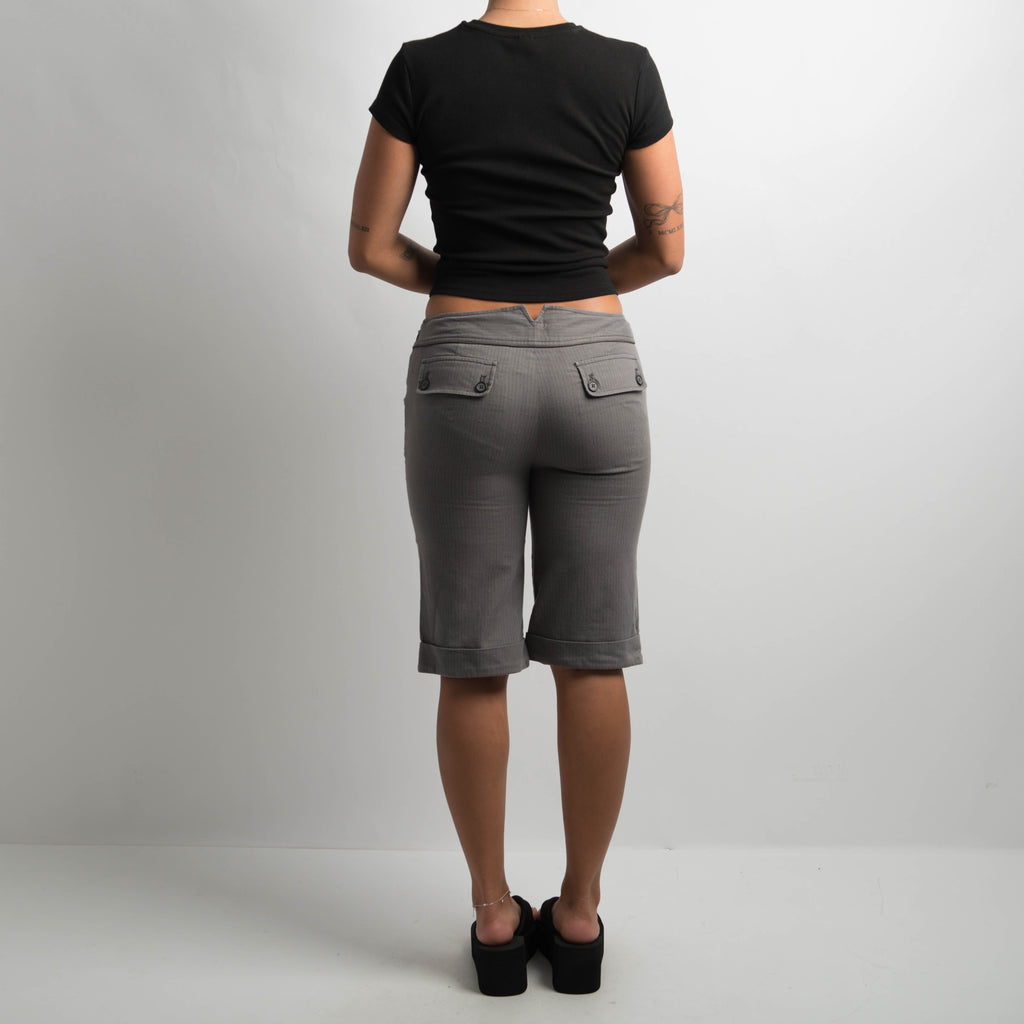 GREY PINSTRIPE CAPRI PANTS