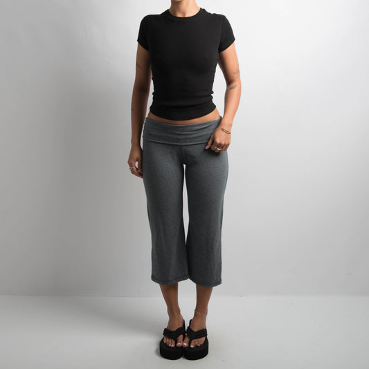 GREY CAPRI LEGGINGS