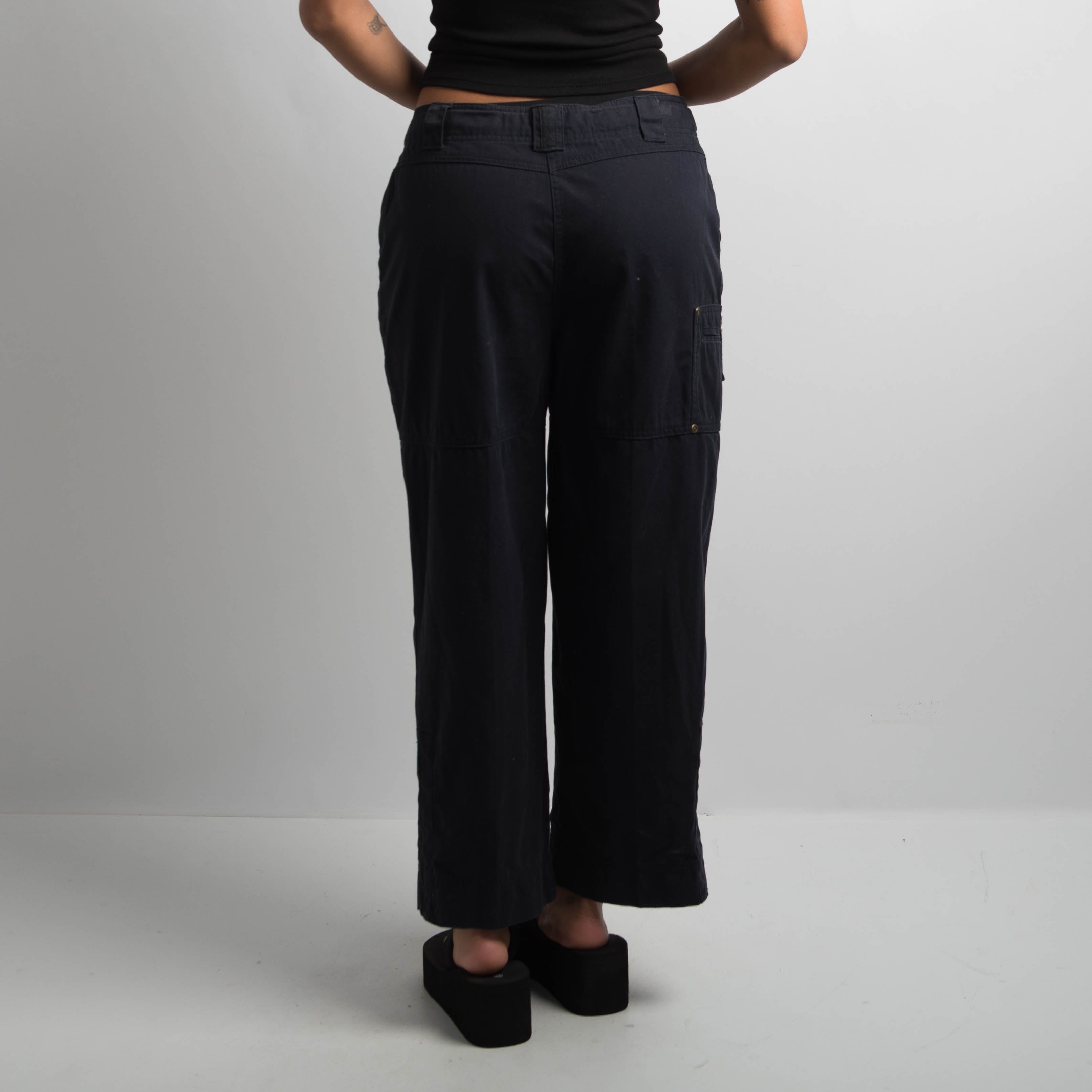 BLACK CROP CARGO PANTS