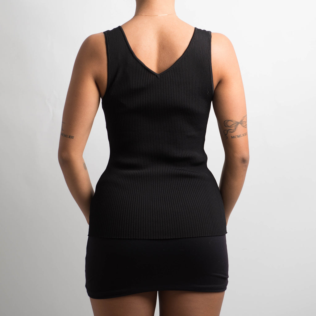 BLACK RIBBED TANK TOP