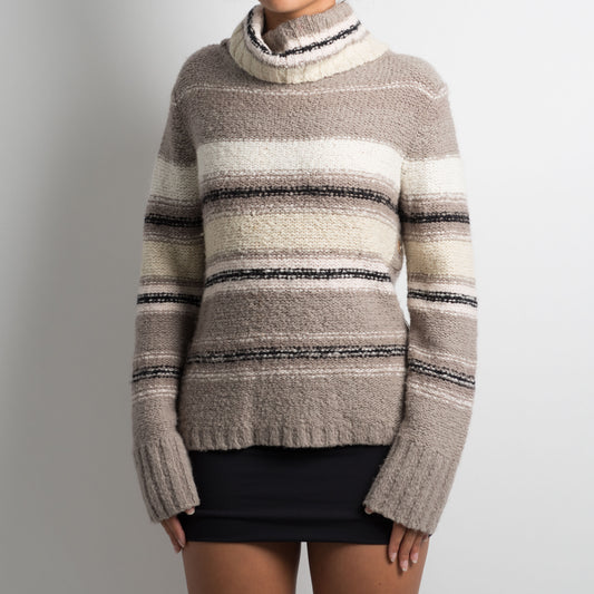 STRIPED KNIT TURTLENECK SWEATER