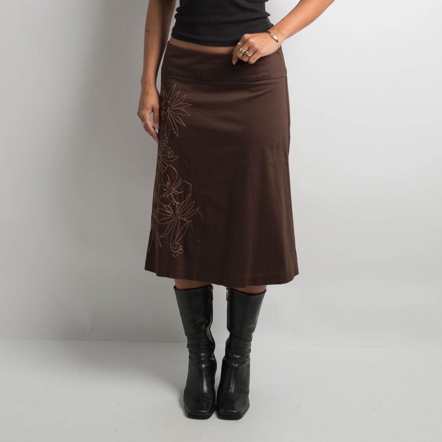 BROWN EMBROIDERED MIDI SKIRT