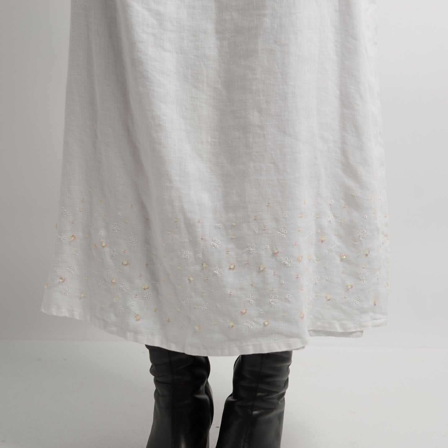 WHITE LINEN MIDI SKIRT