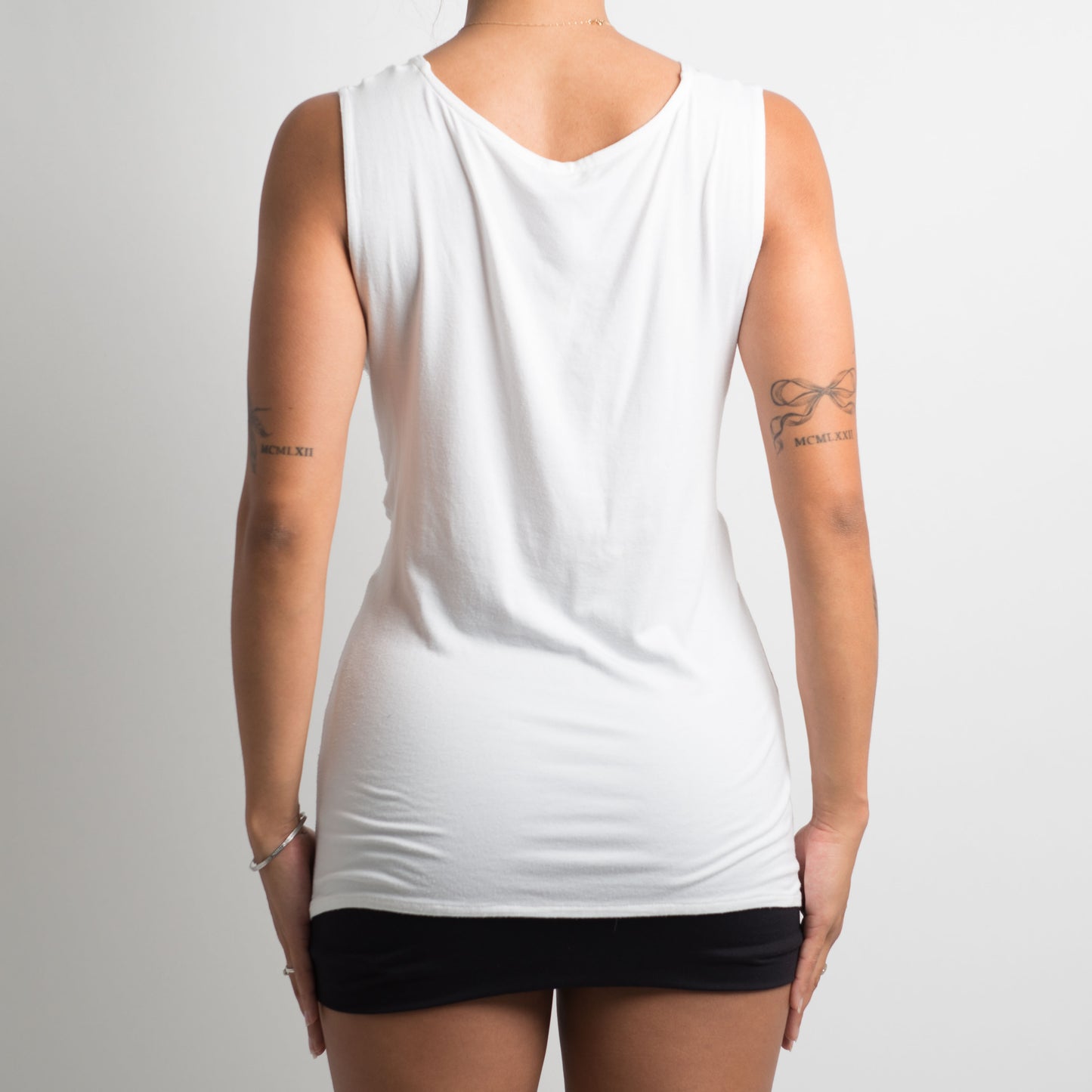 WHITE SOFT LONGLINE TOP