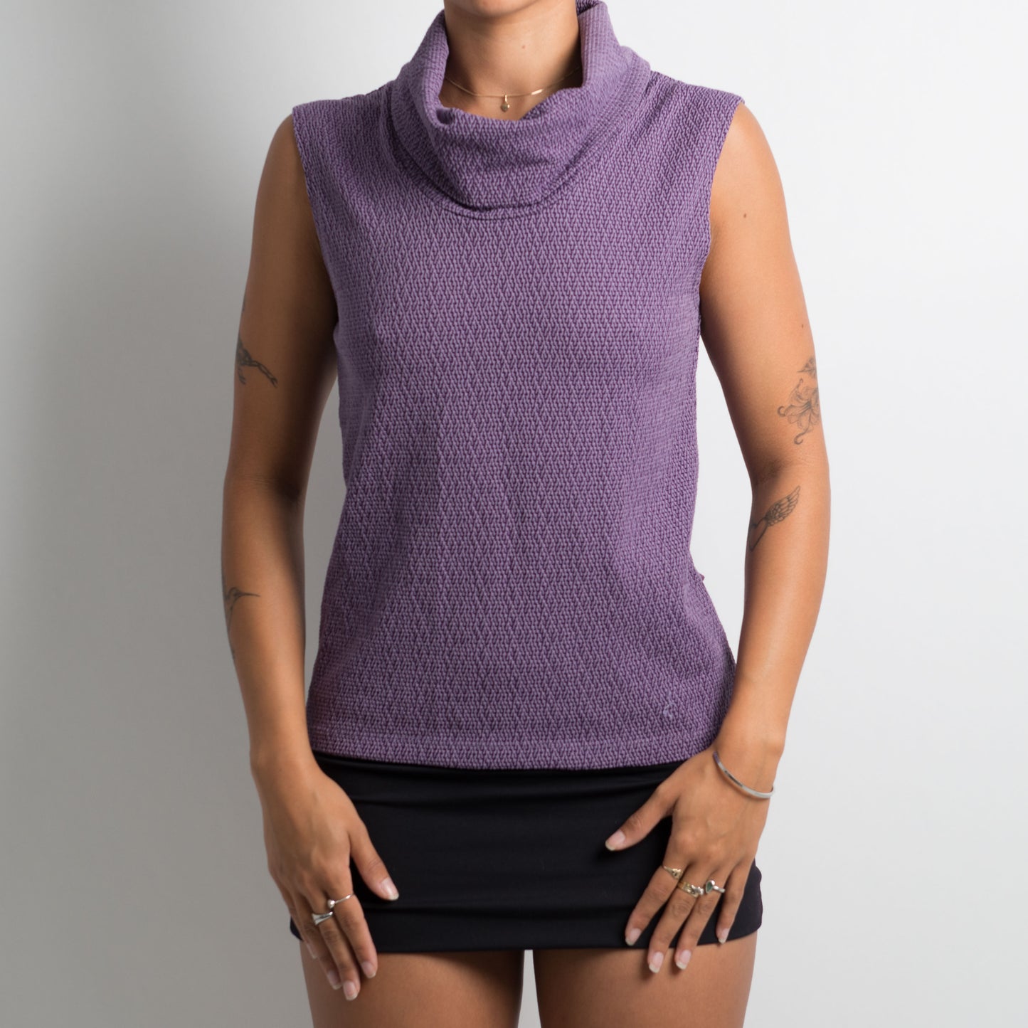 PURPLE SLEEVELESS TURTLENECK