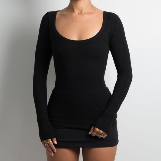 BLACK KNIT LONG SLEEVE