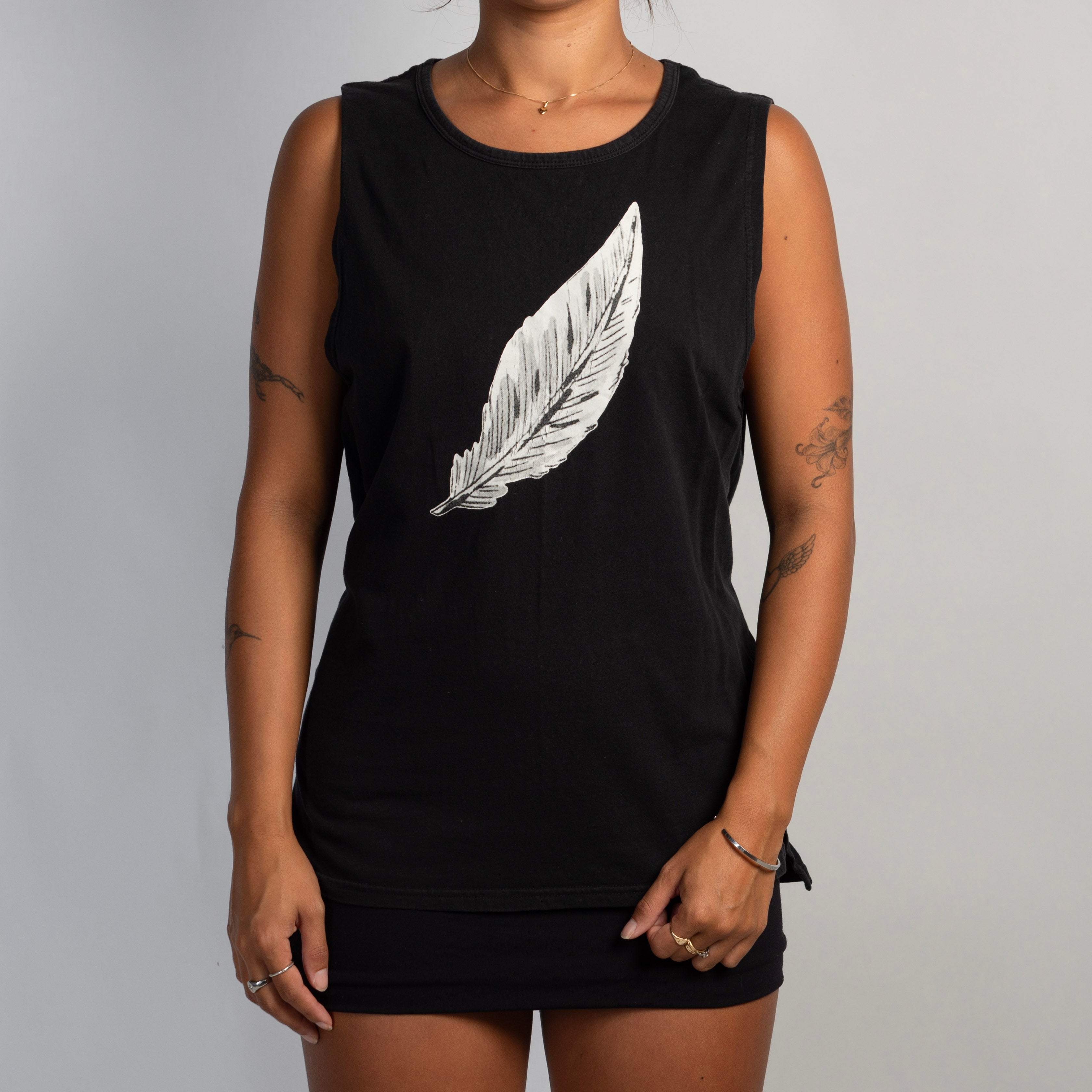 FEATHER SLEEVELESS TOP