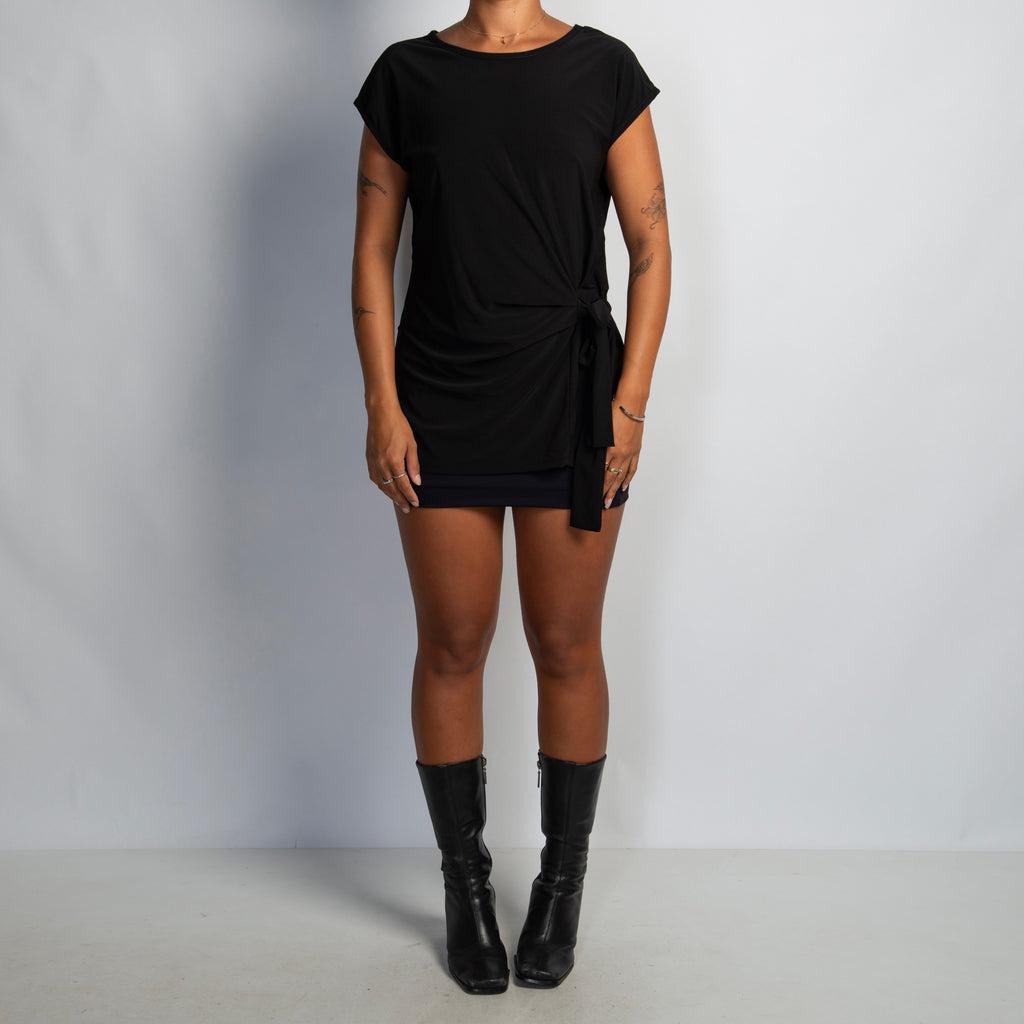 BLACK KNOT FRONT SHIRT