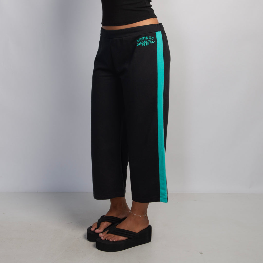 BLACK CROP LOUNGE PANTS