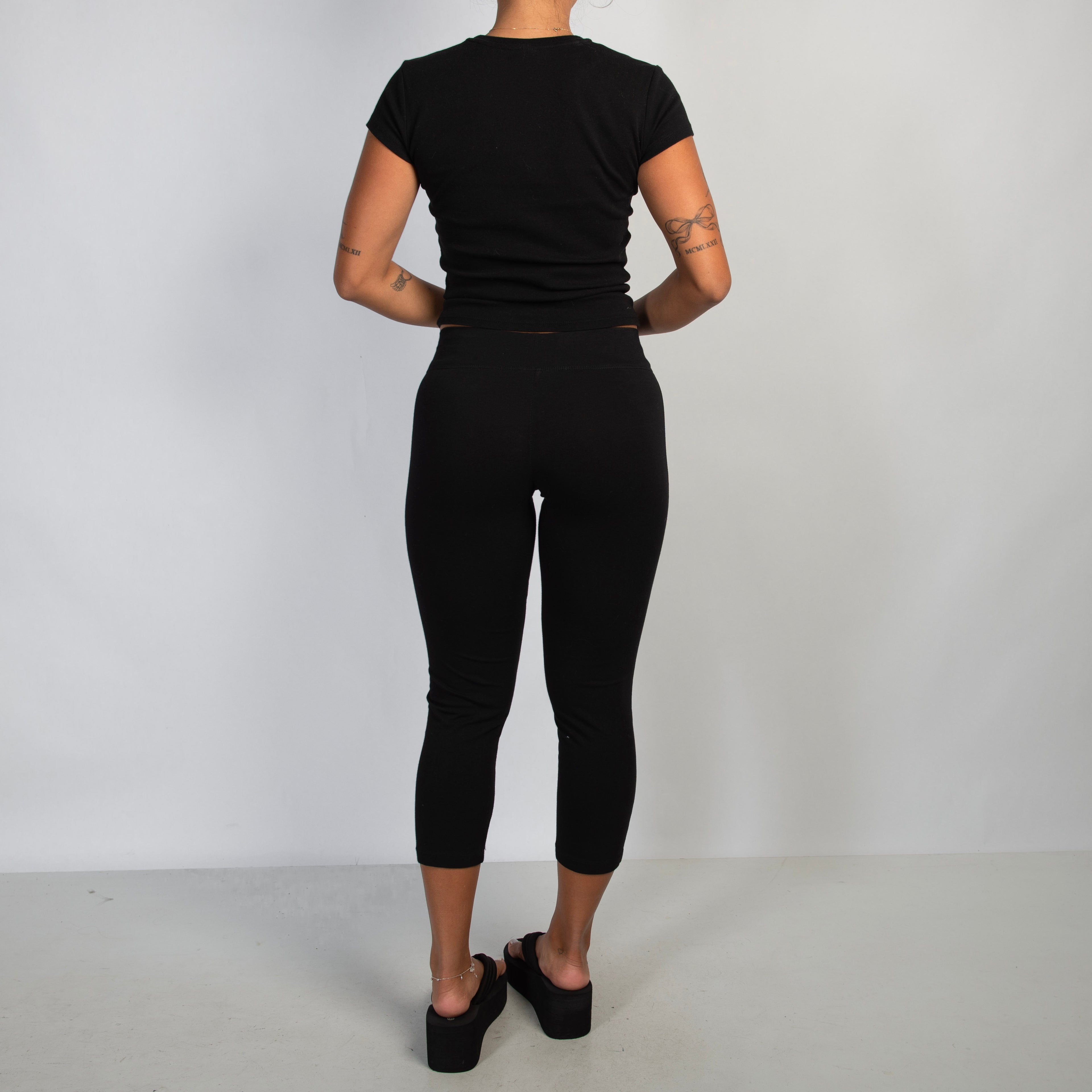 BLACK CAPRI COTTON TIGHTS