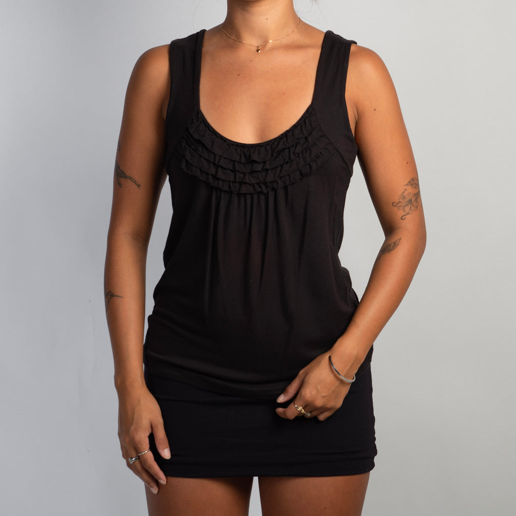 BLACK RUFFLE TANK TOP