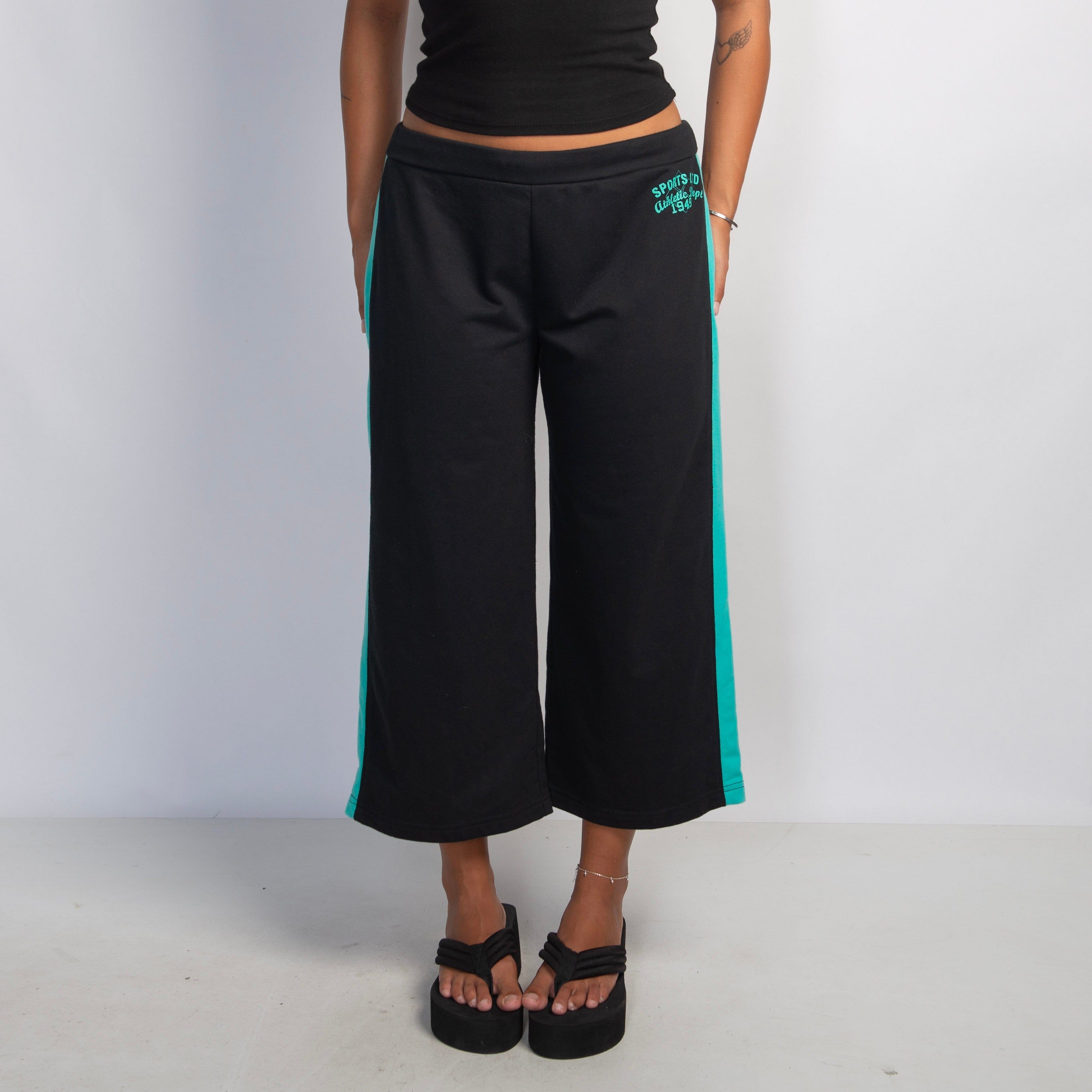 BLACK CROP LOUNGE PANTS