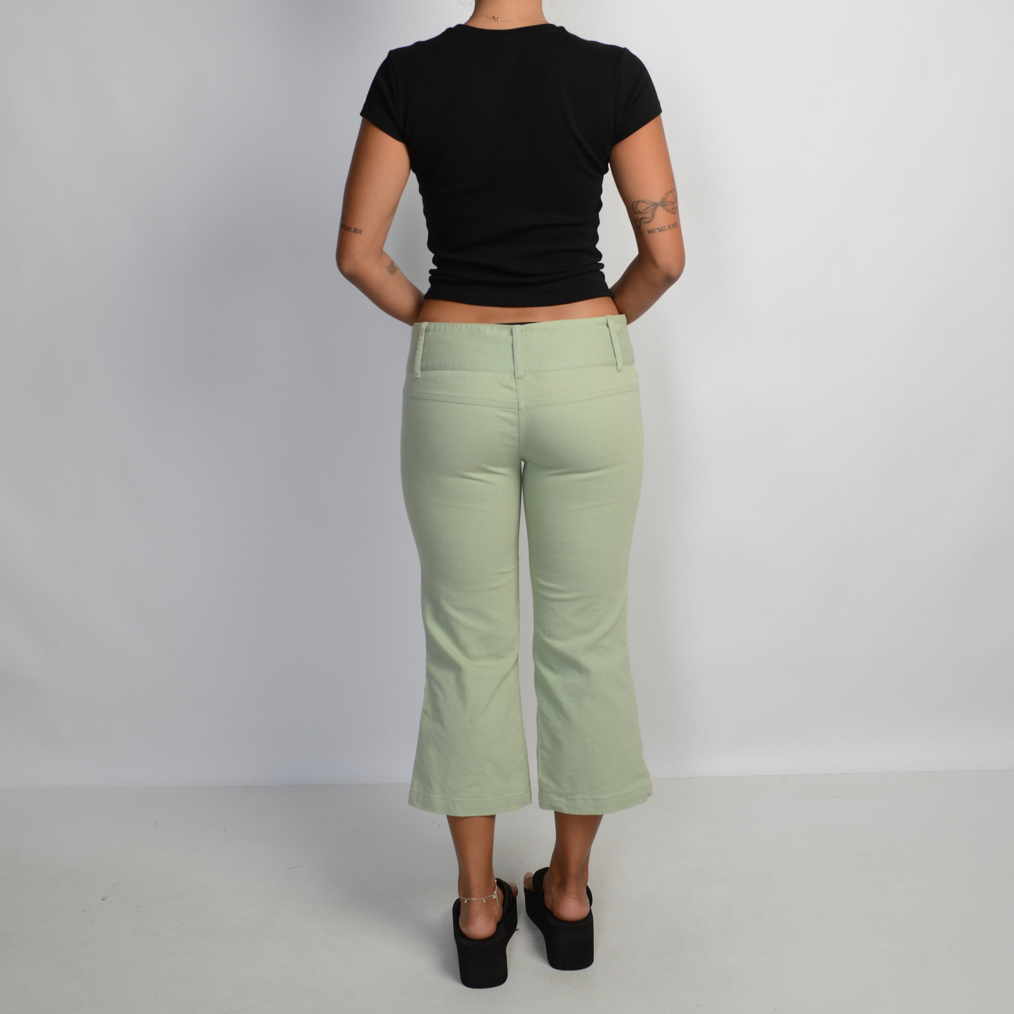 GREEN FLARE CAPRI PANTS