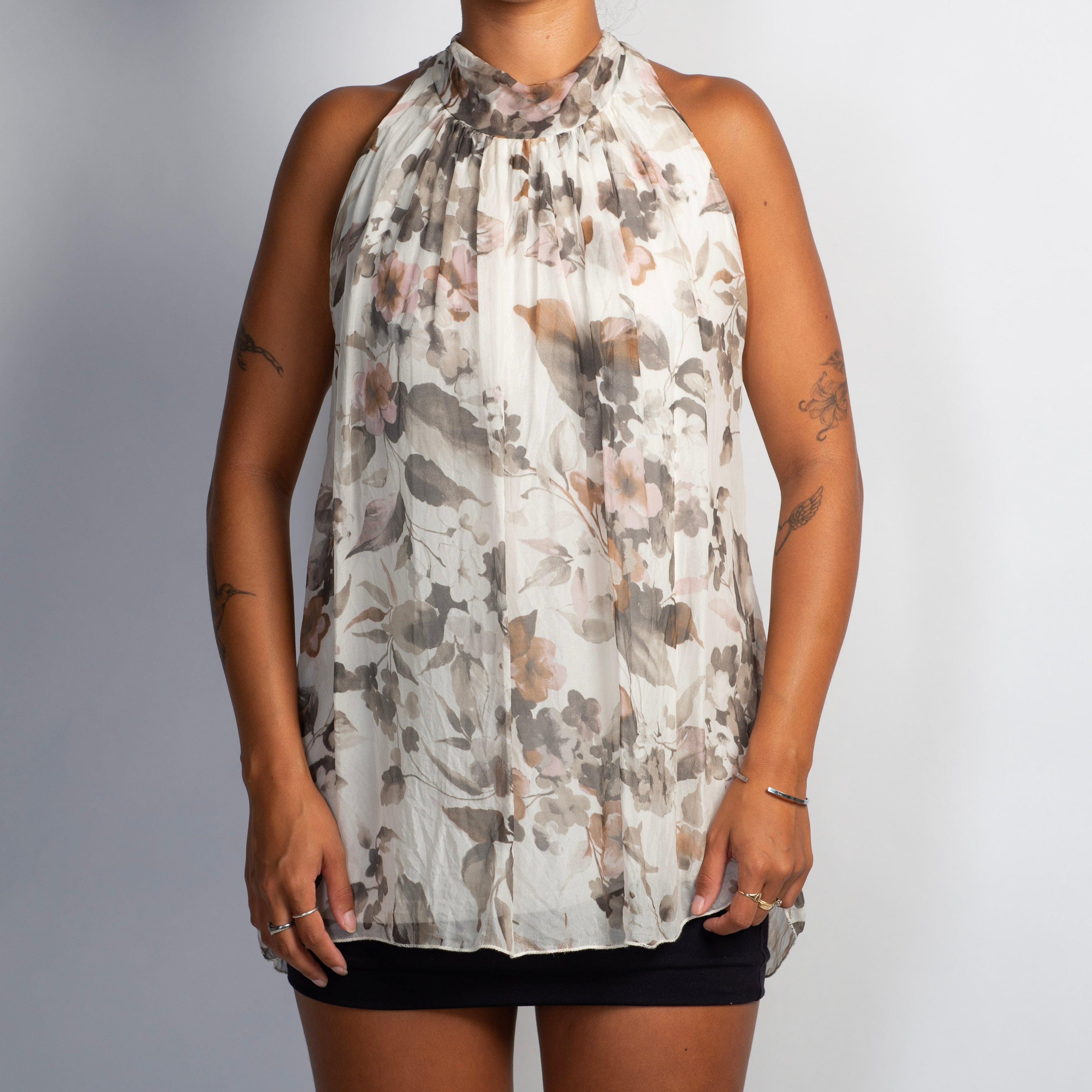 FLORAL SLEEVELESS BLOUSE