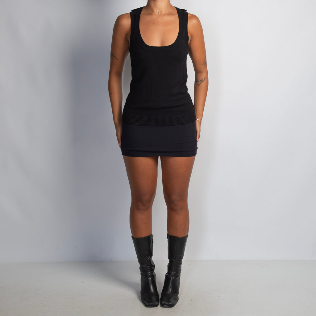 BLACK KNIT VEST