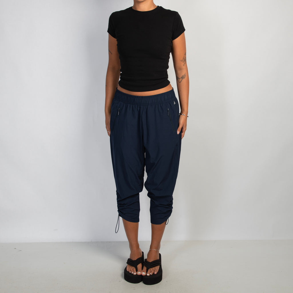 NAVY CROP PANTS