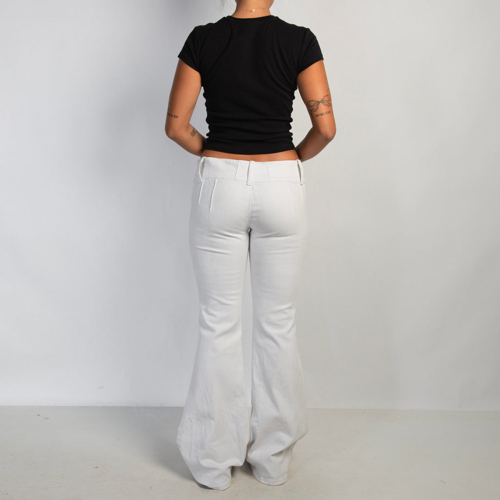 WHITE FLARED DENIM JEANS