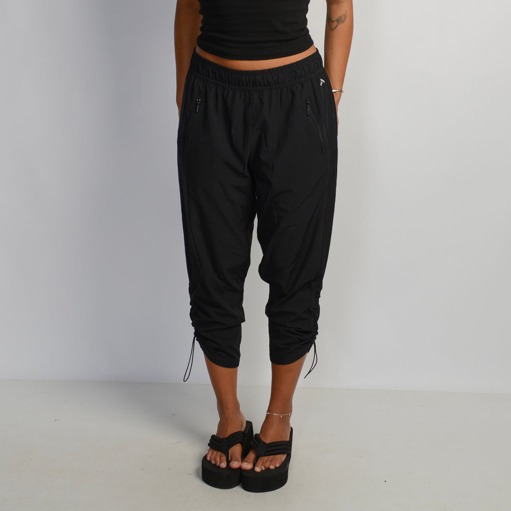 BLACK CROP PANTS
