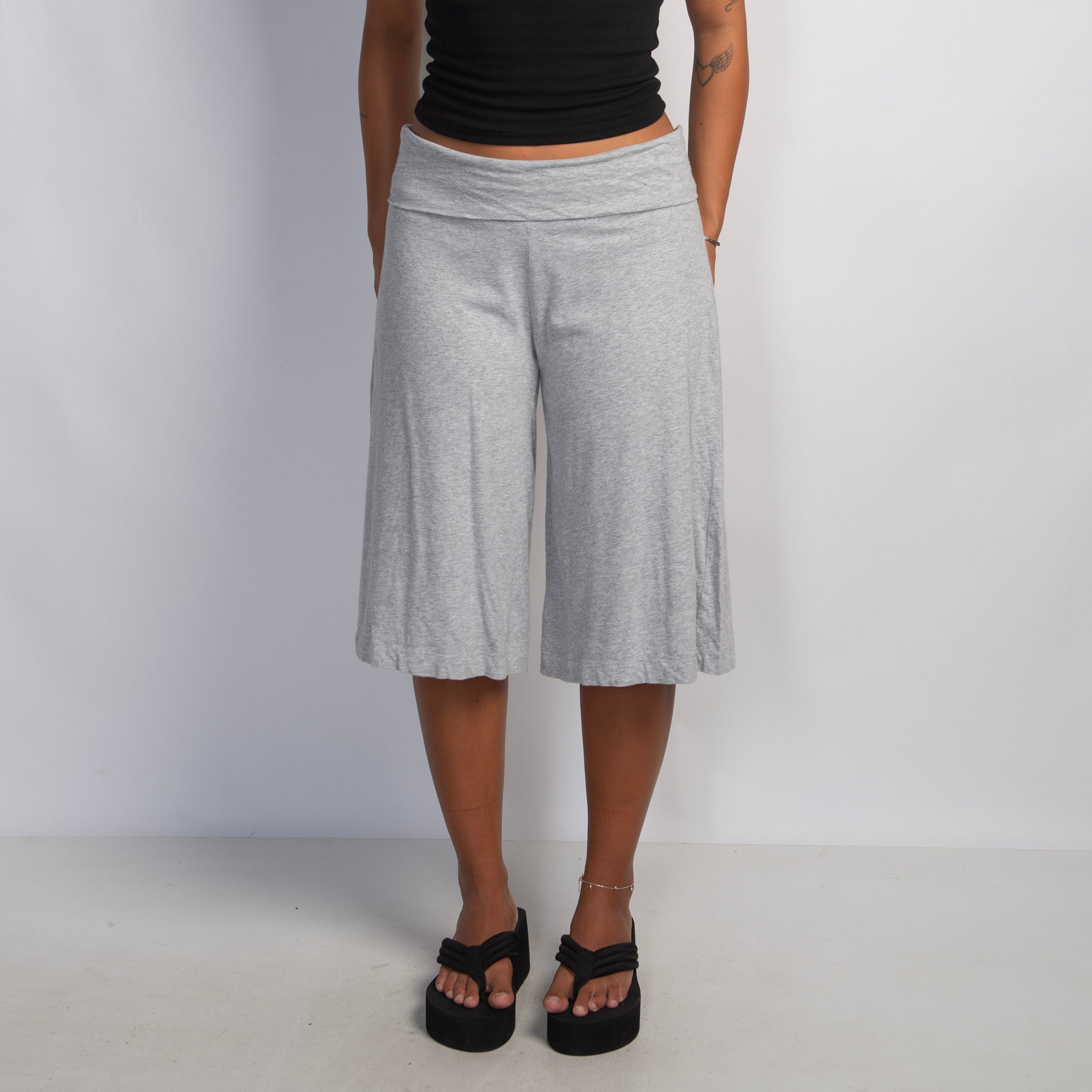 GREY WIDE LEG CROP PANTS