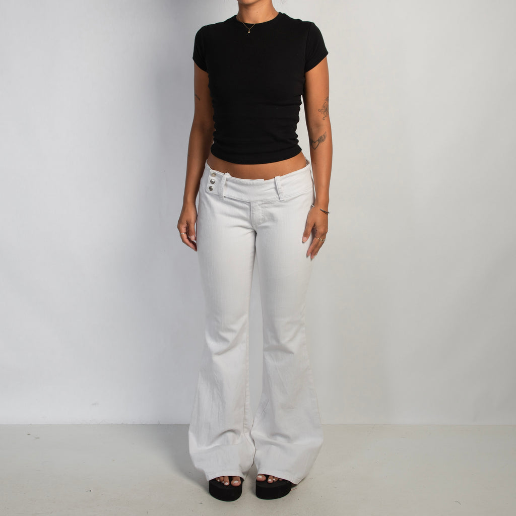WHITE FLARED DENIM JEANS