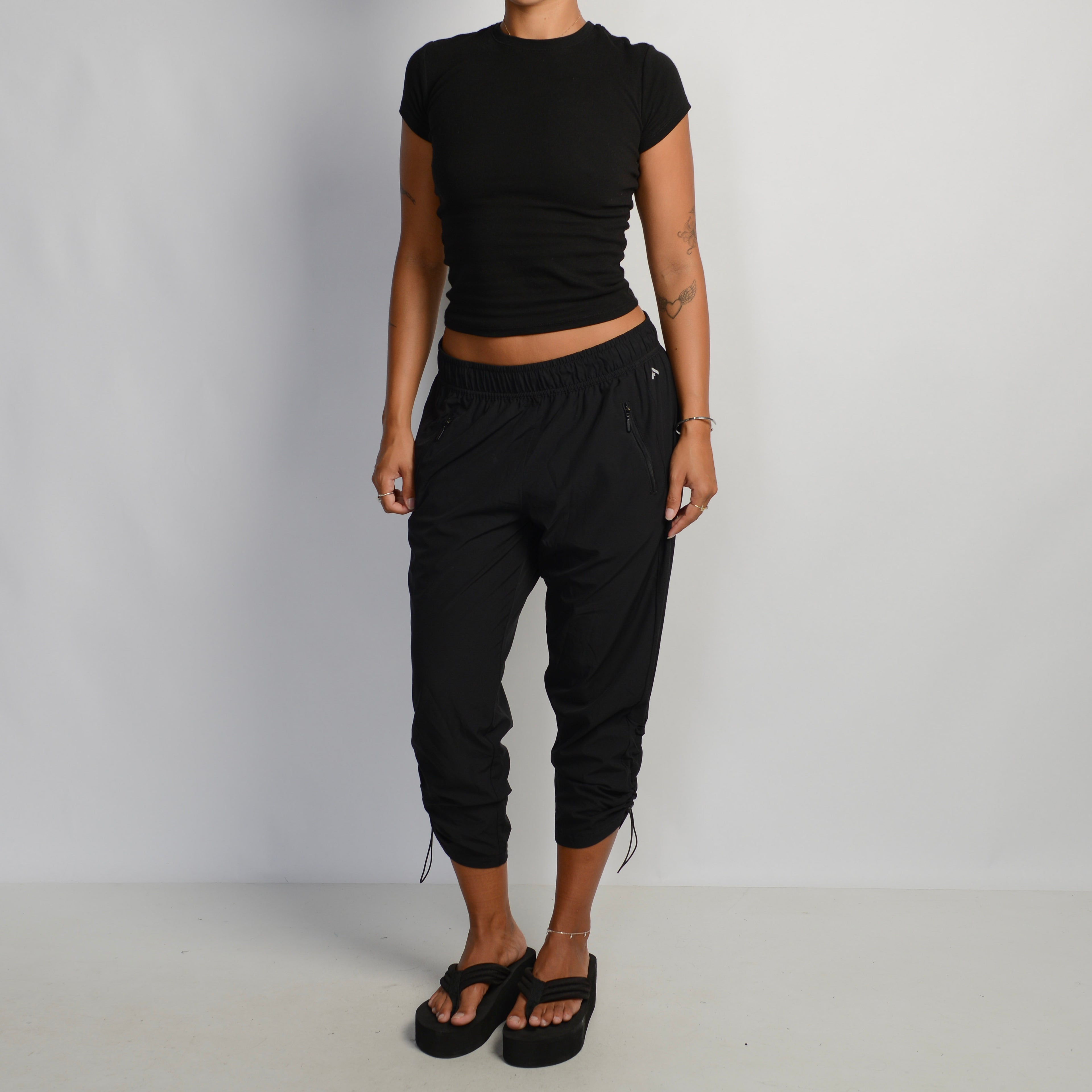 BLACK CROP PANTS