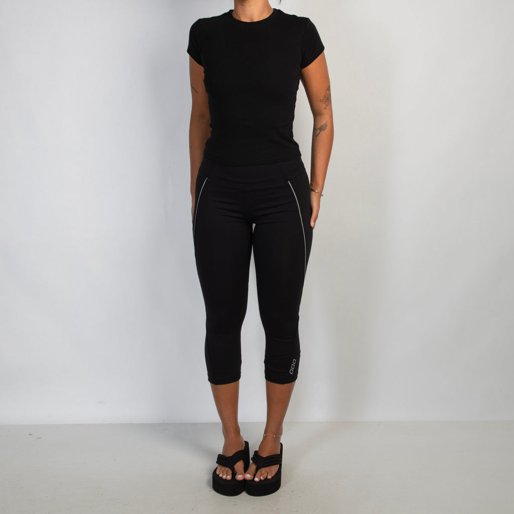 BLACK CAPRI TIGHTS
